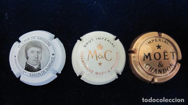 Coleccionismo de cava: TRES CHAPAS DE CAVA 2 MOET Y OTRA. - Foto 1