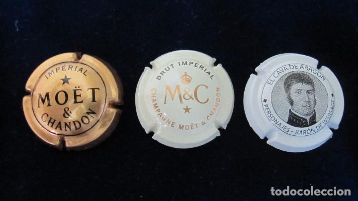 Coleccionismo de cava: TRES CHAPAS DE CAVA 2 MOET Y OTRA. - Foto 2