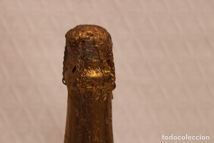 Coleccionismo de cava: BOTELLA DE CAVA RAVENT&Oacute;S CODORNIU. DULCE. SIN DESCORCHAR - Foto 5