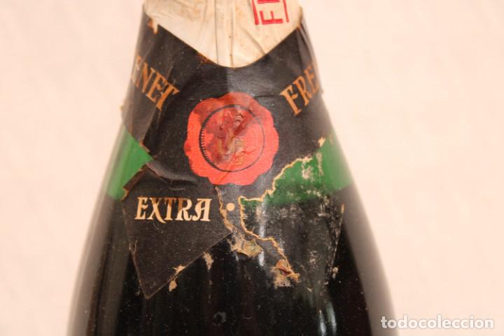 Coleccionismo de cava: ANTIGUA BOTELLA DE CAVA FREIXENET. EXTRA. SIN ABRIR. - Foto 8