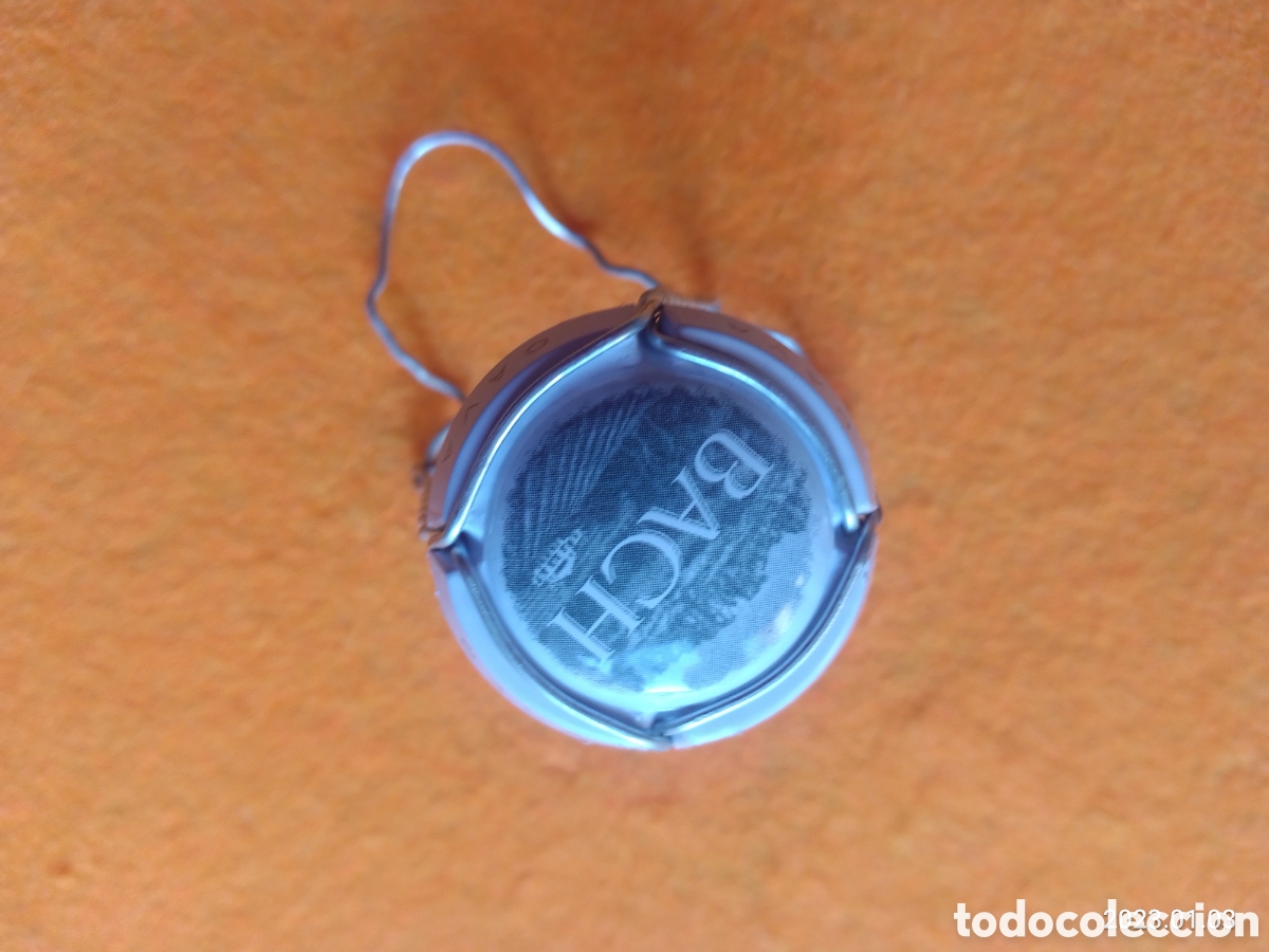 Coleccionismo de cava: CAVA BACH - CHAPA TAP&Oacute;N - Foto 2