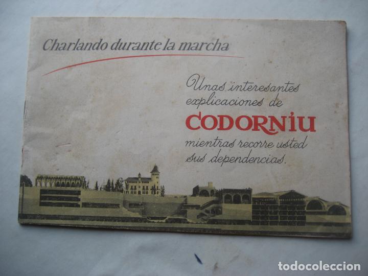 Coleccionismo de cava: Codorniu. 1962. Charlando sobre la marcha - Foto 1