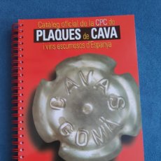 Coleccionismo de cava: CATALEG OFICIAL DE LA C P C DE PLAQUES DE CAVA 2004. NUEVO.. Lote 400904334
