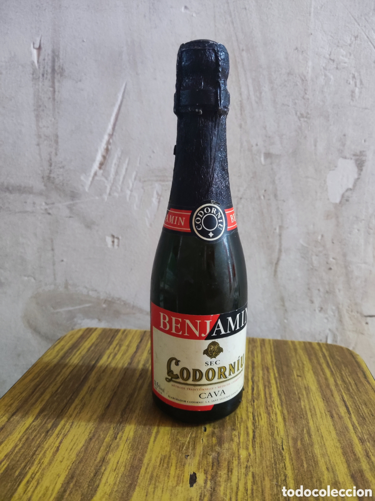 Coleccionismo de cava: Antiguo botell&iacute;n benjam&iacute;n codorniu - Foto 1