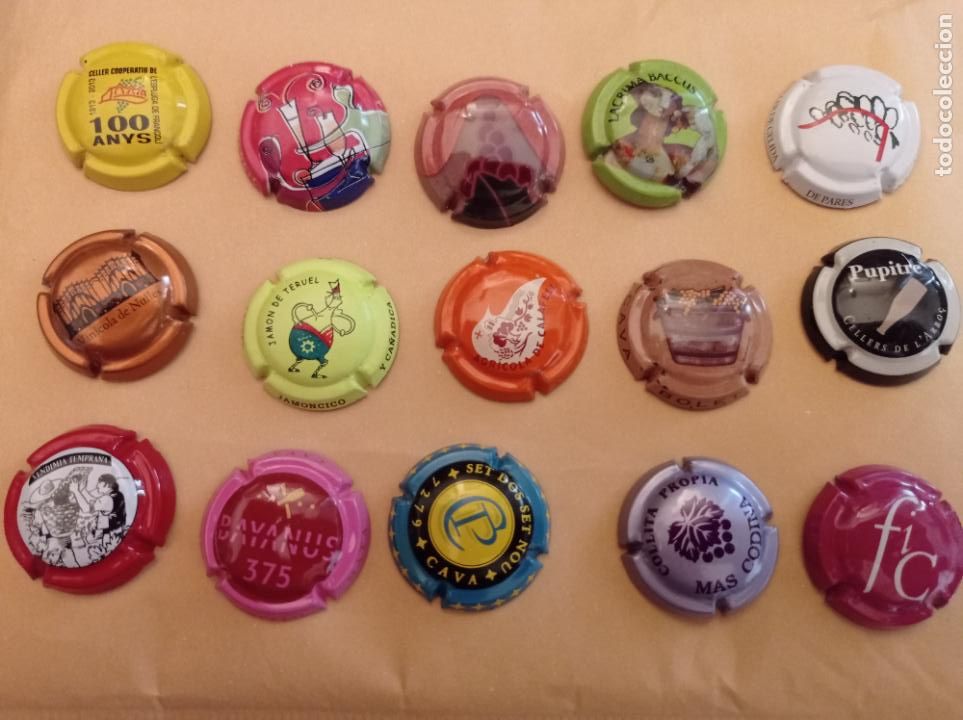 Coleccionismo de cava: 15 CHAPAS CAVA VARIADAS - Foto 1