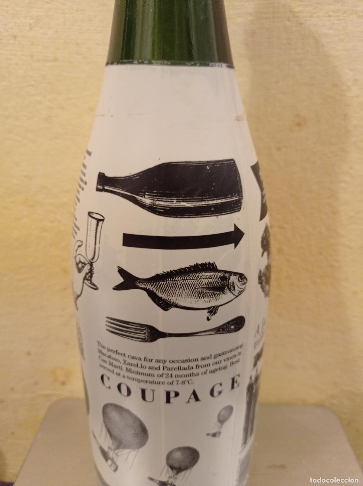 Coleccionismo de cava: Botella cava Torell&oacute; - vacia - Foto 2