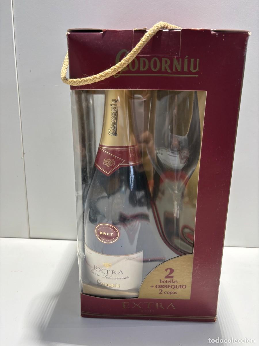 Coleccionismo de cava: 2 BOTELLAS CODORNIU CON DOS COPAS OBSEQUIO - Foto 1