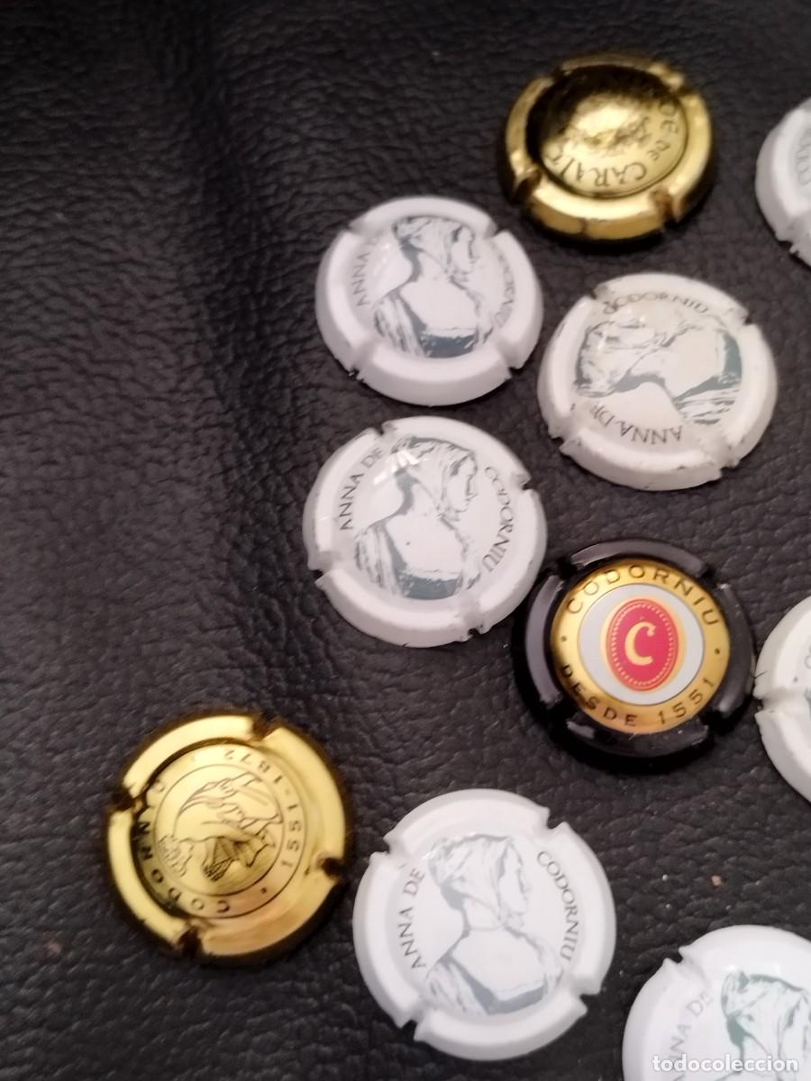 Coleccionismo de cava: Lote de 40 chapas de cava Codorniu. - Foto 7