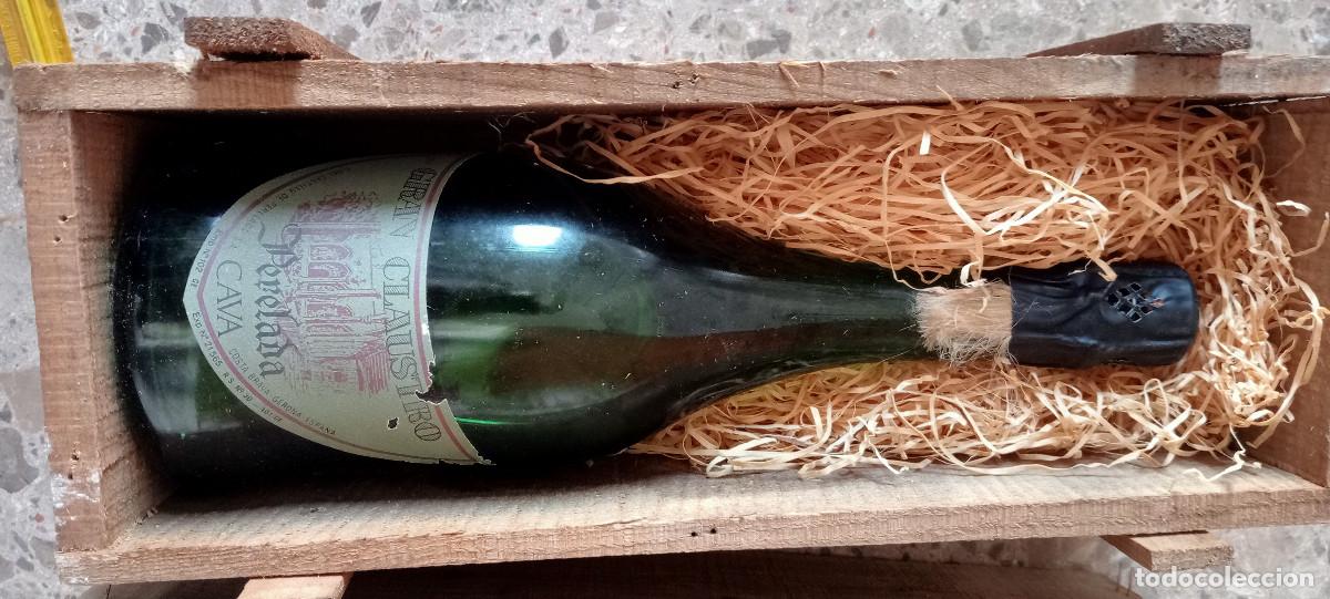 Coleccionismo de cava: Botella de cava Gran Claustro. - Foto 1