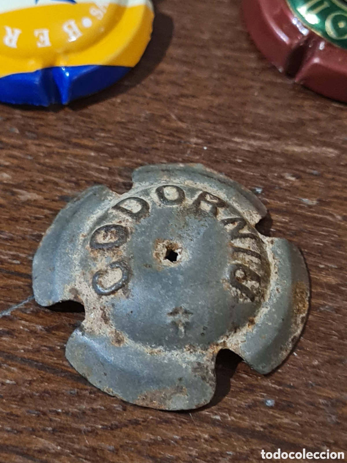 Coleccionismo de cava: Lote de 19 chapas de cava Codorniu etc - Foto 2