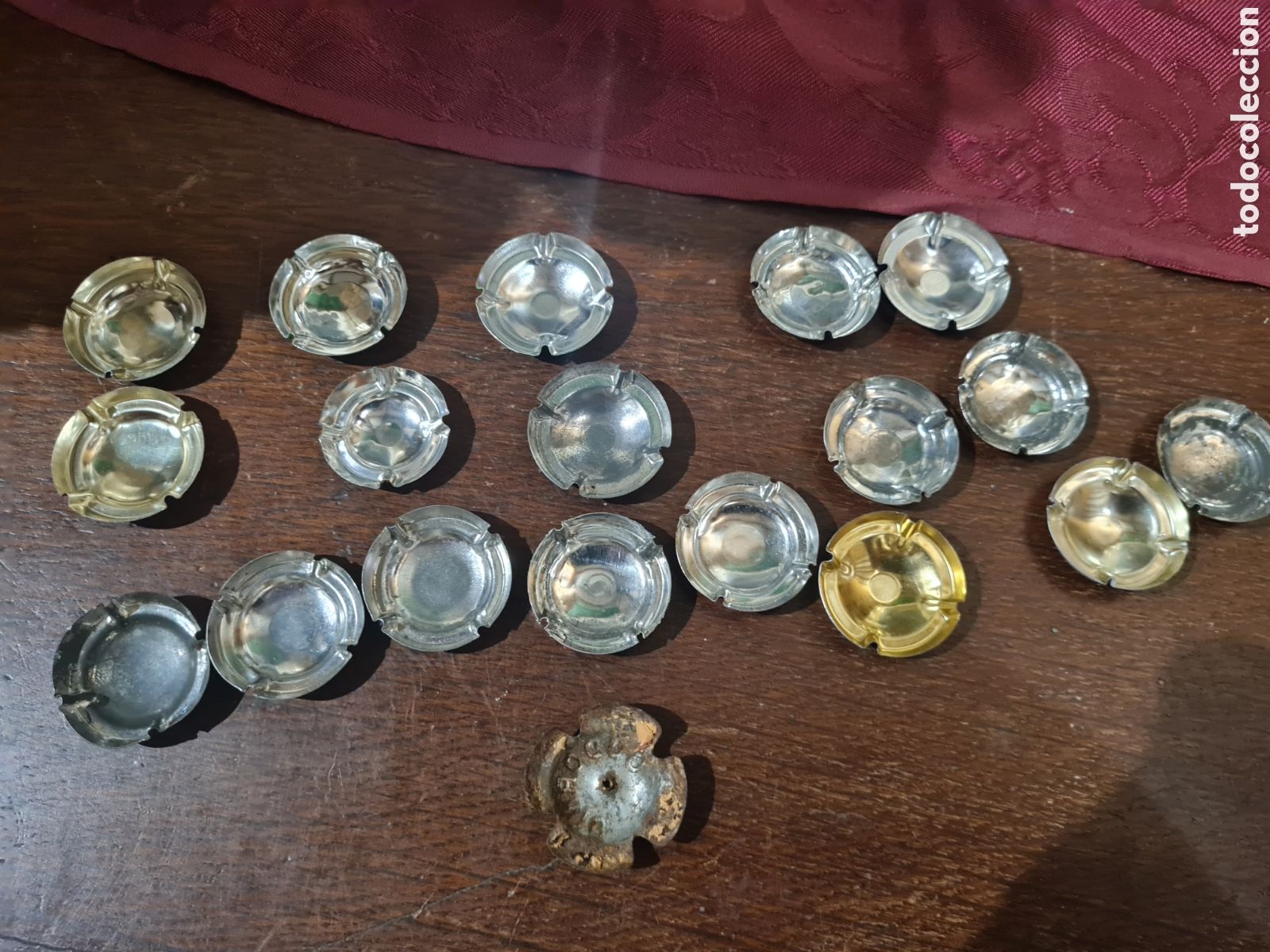 Coleccionismo de cava: Lote de 19 chapas de cava Codorniu etc - Foto 7