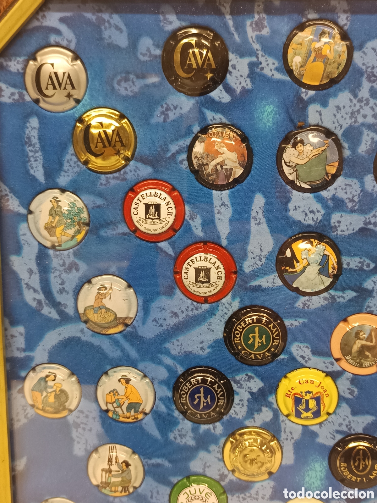 Coleccionismo de cava: Cuadro con colecci&oacute;n de chapas Cava - Foto 3