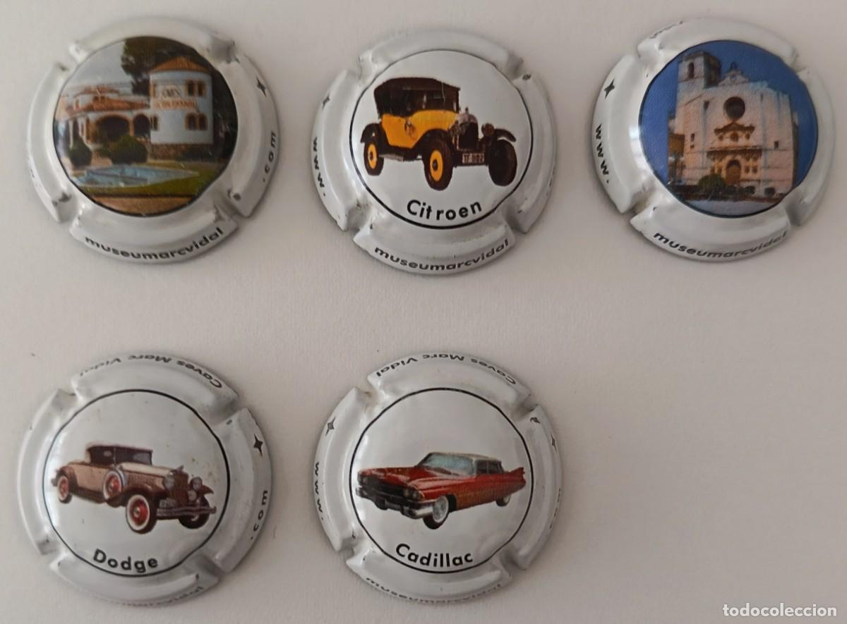 Coleccionismo de cava: 5 Chapas de cava. MuseuMarcVidal. Caves Marc Vidal. Varios tipos de coches y edificios.
