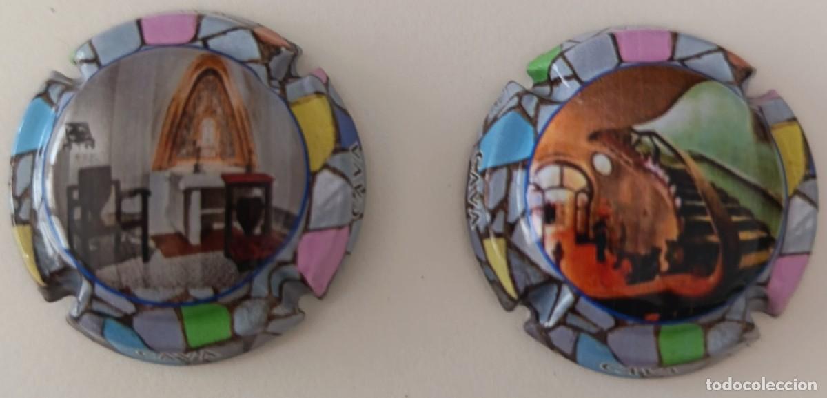 Coleccionismo de cava: 2 Chapas de cava. Casa Batllo. Barcelona. Escalera y capilla.