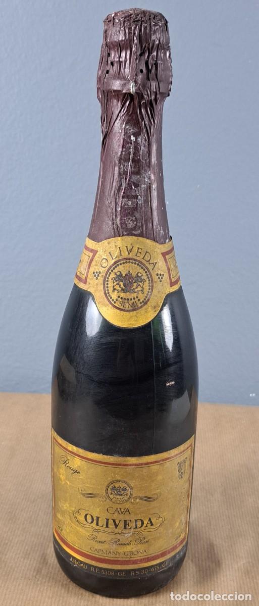 Collectionnisme de cava: Antigua botella de cava Oliveda, a&ntilde;os 70-80
