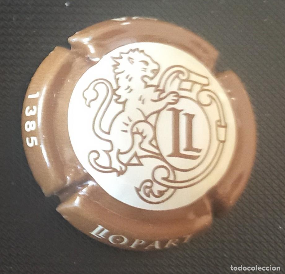 Collectionnisme de cava: PLACA DE CAVA LLOPART, CON LOGO DE LEON SOBRE FONDO CREMA