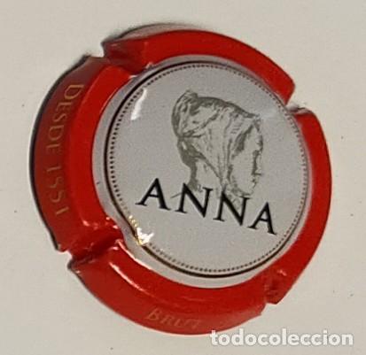 Coleccionismo de cava: PLACA DE CAVA DE ANNA DE CODORNIU BUSTO CON FALDON ROJO