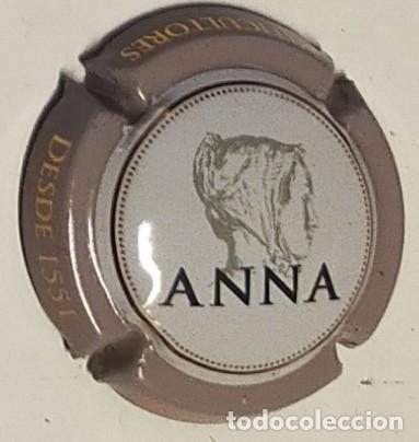 Coleccionismo de cava: VARIEDAD DE LA PLACA DE CAVA DEDICADA A ANNA DE CODORNIU REPRESENTANDO EL BUSTO Y FALDON CREMA