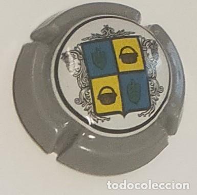 Collectionnisme de cava: PLACA DE CAVA NAVERAN CON ESCUDO HERALDICO Y FALDON GRIS