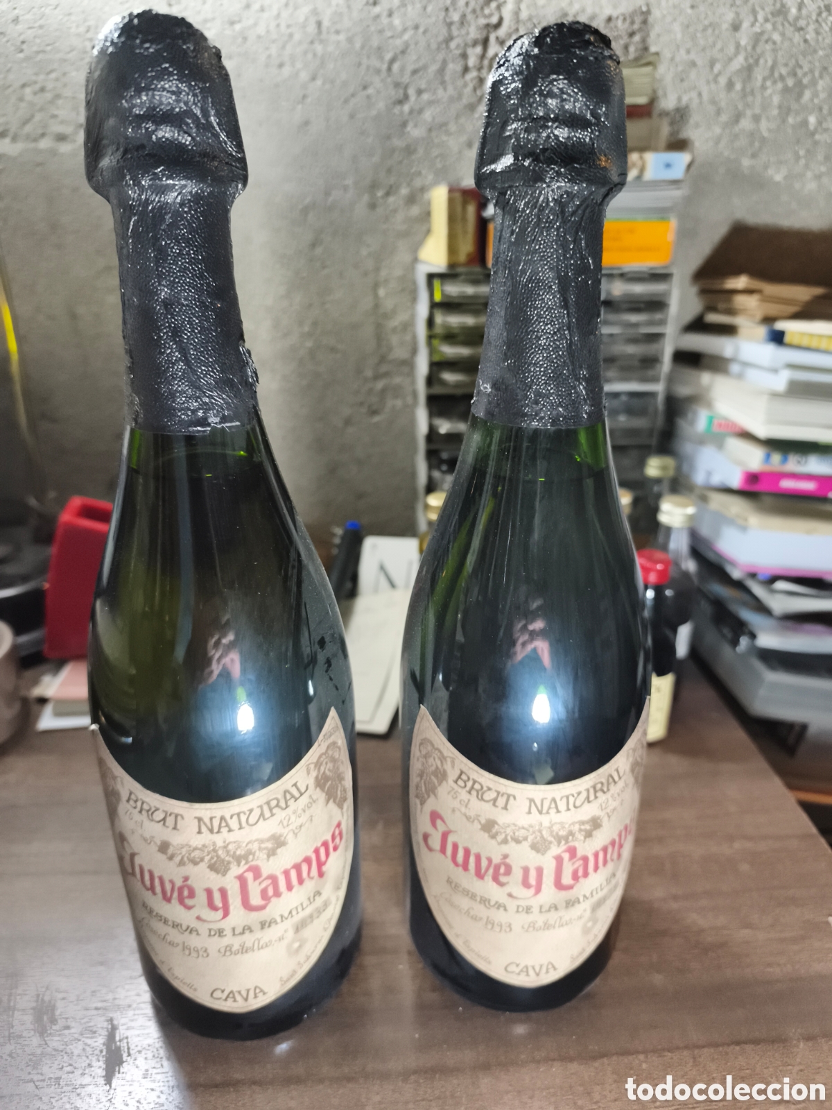 Coleccionismo de cava: 2 Antigua botellas de cava Juve y Camps Reserva de familia 1993 numeradas