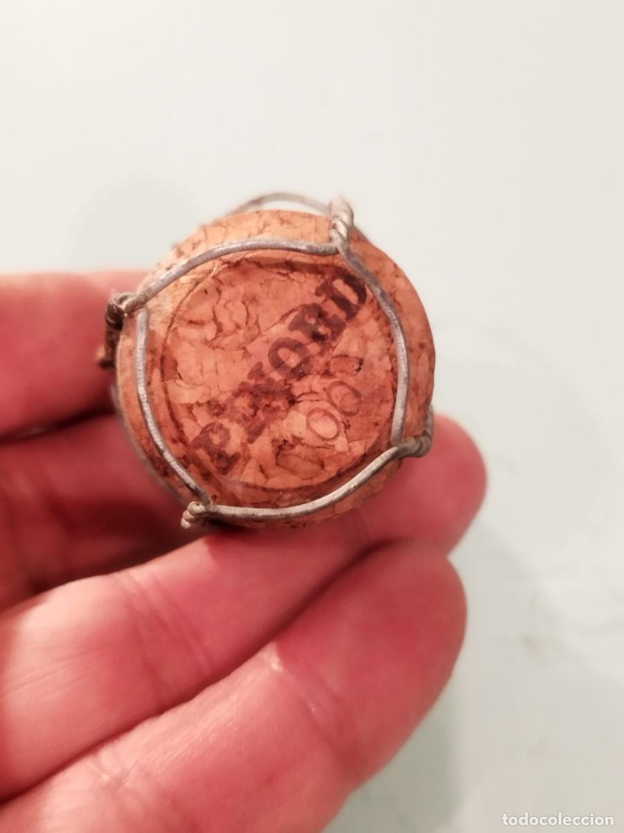 Coleccionismo de cava: Antiguo tap&oacute;n de cava Marrugat.