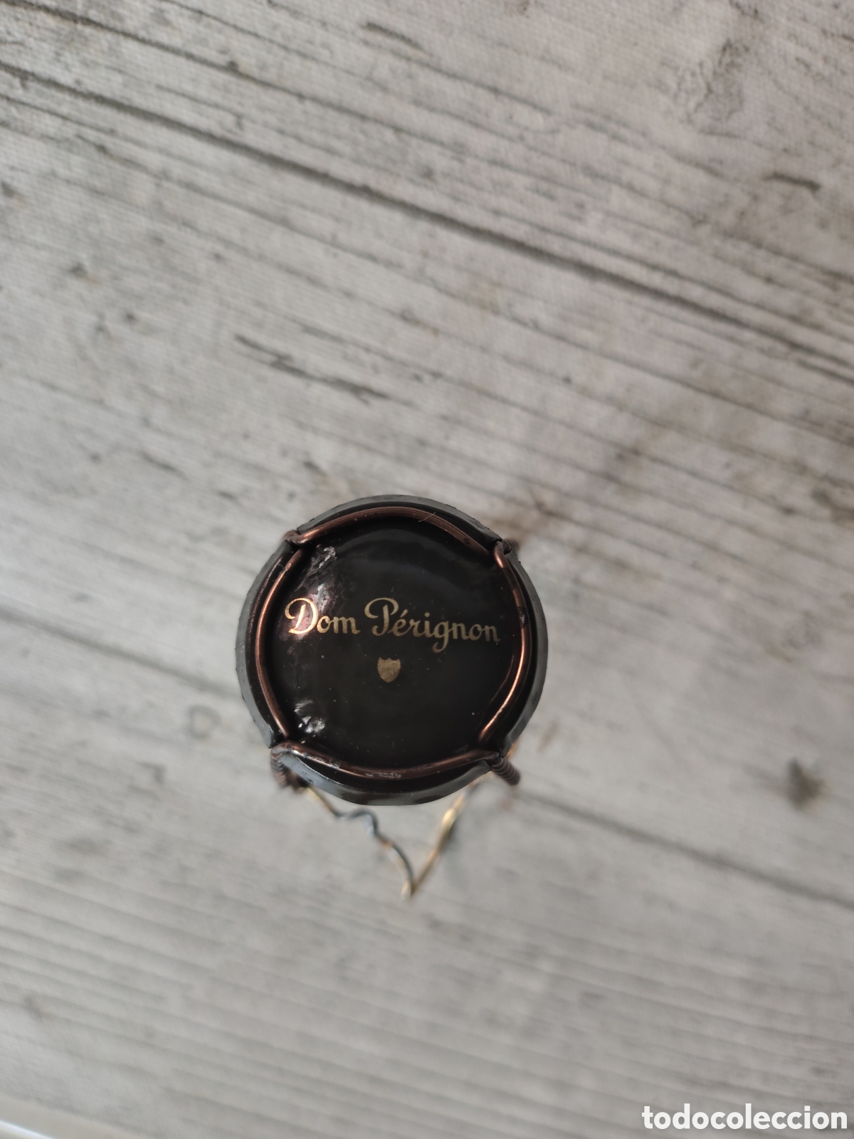 Coleccionismo de cava: Chapa Dom Perignon con alambre - Foto 1