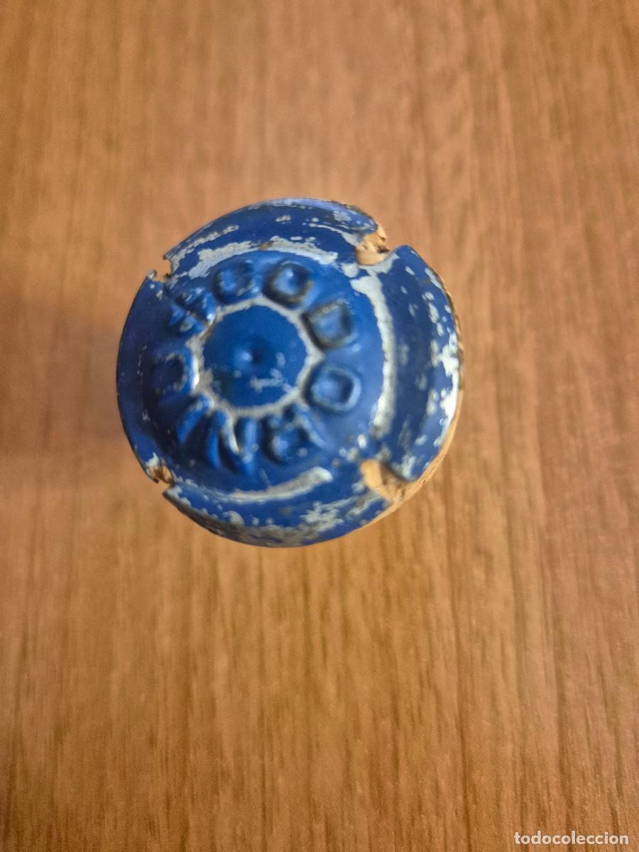 Coleccionismo de cava: CHAPA PLACA CAVA CODORNIU AZUL ENTALLADA.