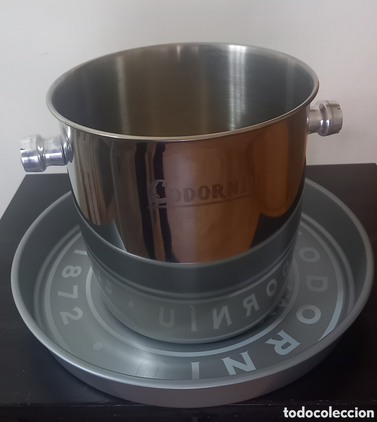 Coleccionismo de cava: &bull; Lote de Cava Codorn&iacute;u: Cubitera de Acero Inoxidable y Bandeja a juego. &iexcl;Nueva a estrenar!