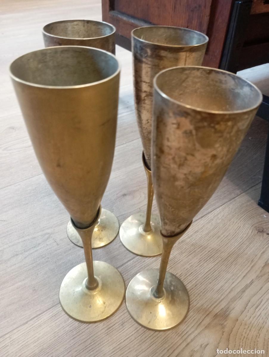 Coleccionismo de cava: 4 copas de cava de lat&oacute;n - Foto 2