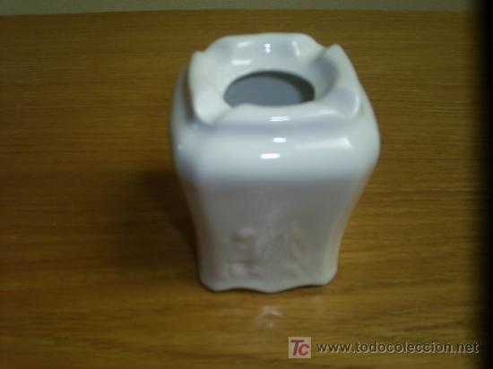 Ceniceros: Cenicero de agua - Foto 1