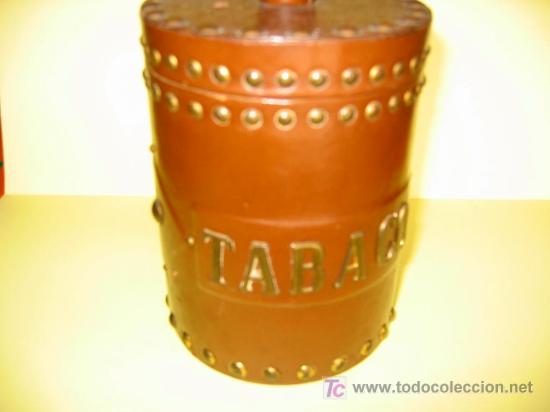 Ceniceros: BOTE PARA EL TABACO DE PIPA EN CUERO Y MADERA CLAVETEADA - Foto 2