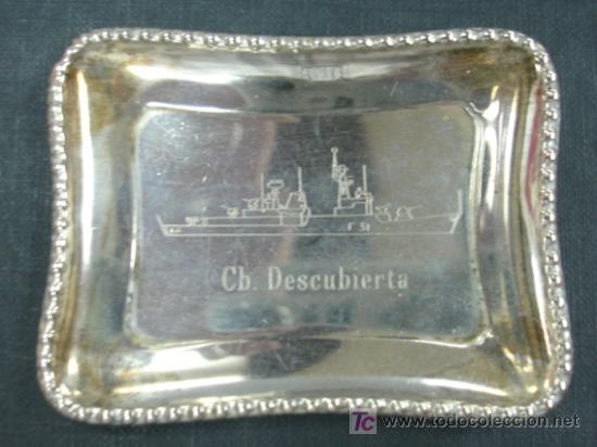 Ceniceros: BANDEJITA / CENICERO CON BARCO. CB. DESCUBIERTA. 6 X 7,5 CM. JOYER&Iacute;A FAR, EL FERROL.