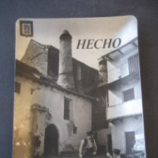 Ceniceros: ANTIGUO CENICERO DE ALUMINIO CON POSTAL CASA Y TRAJE REGIONAL DE HECHO (HUESCA)