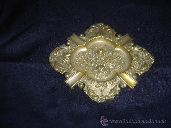 Ceniceros: ANTIGUO CENICERO REPUJADO.SIN USAR. SIGLO XIX...PRECIOSO EJEMPLAR...ENVIO GRATIS
