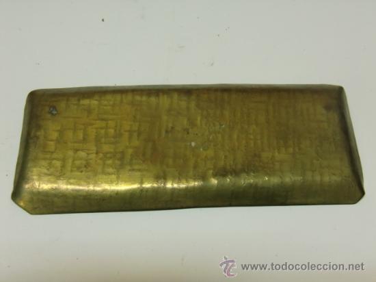 Ceniceros: Cenicero de metal, repujado - Foto 2