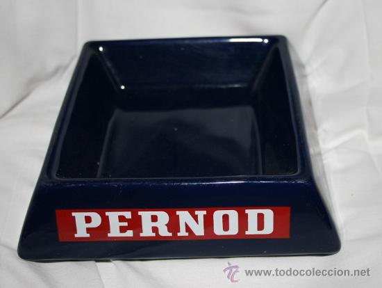 Aschenbecher: ANTIGUO CENICERO DE LA MARCA PERNOD