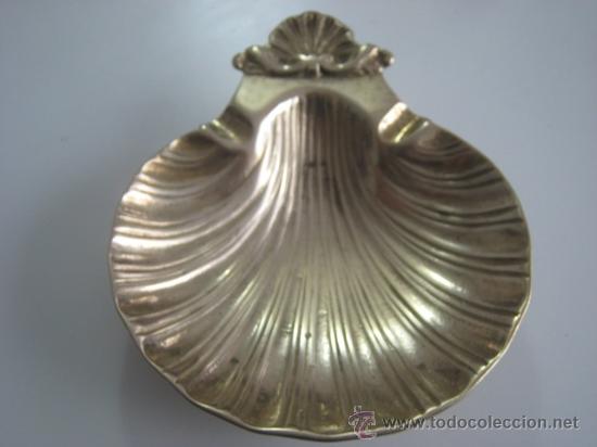 Ceniceros: Cenicero concha en bronce
