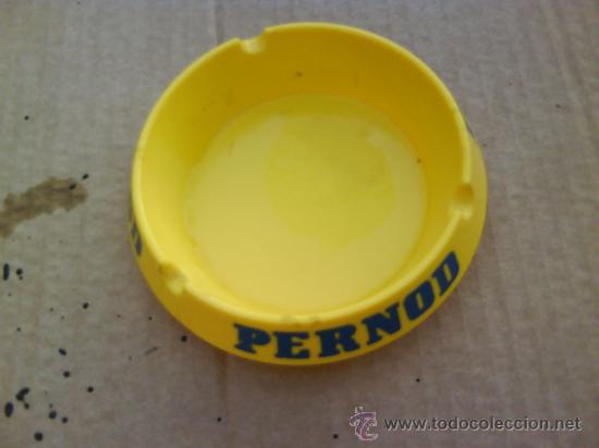Ceniceros: CENICERO PROPAGANDA , PERNOD . EN PLASTICO DURO . - Foto 1