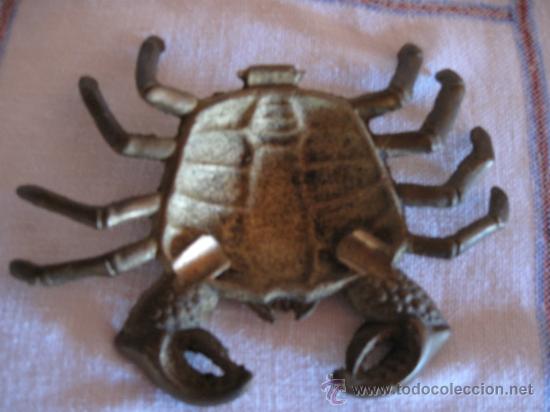 Ceniceros: CENICERO ANTIGUO EN BRONCE, CON FORMA DE CANGREJO. - Foto 1