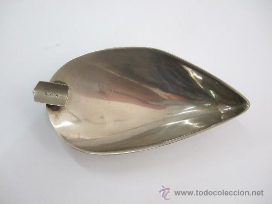Cendriers: CENICERO DE ALPACA PLATEADA - DOS PATAS DEBAJO - 10X5