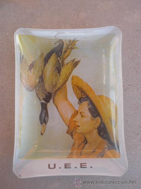 Ceniceros: ANTIGUO CENICERO DE CRISTAL. U.E.E. MUJER CON PATO