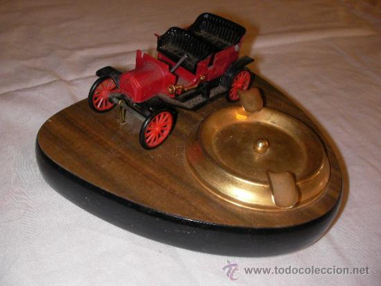 Ashtrays: ANTIGUO CENICERO CON COCHE DECORATIVO