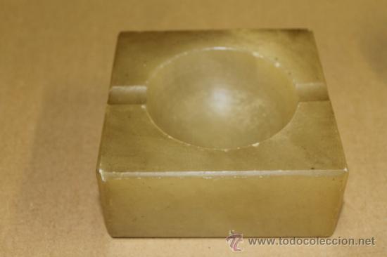 Ceniceros: Cenicero de alabastro - Foto 1
