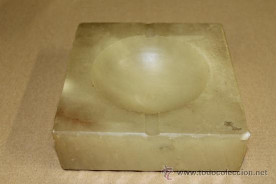 Ceniceros: Cenicero de alabastro - Foto 1