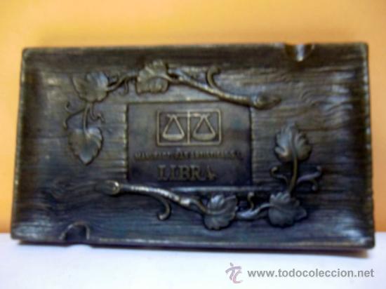 Ceniceros: Cenicero de bronce. Hor&oacute;scopo Libra - Foto 1