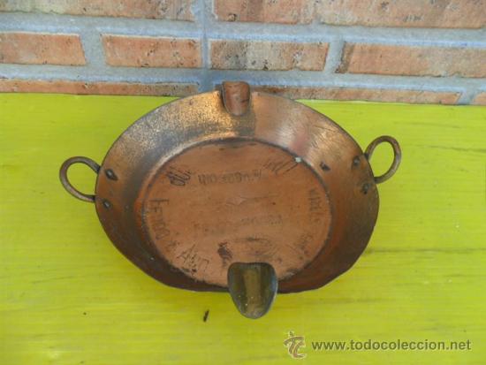 Ceniceros: cenicero de cobre
