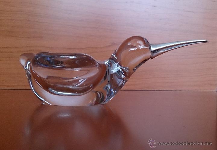 Ceniceros: Antiguo cenicero en cristal de roca y plata de ley con forma de colibr&iacute; .