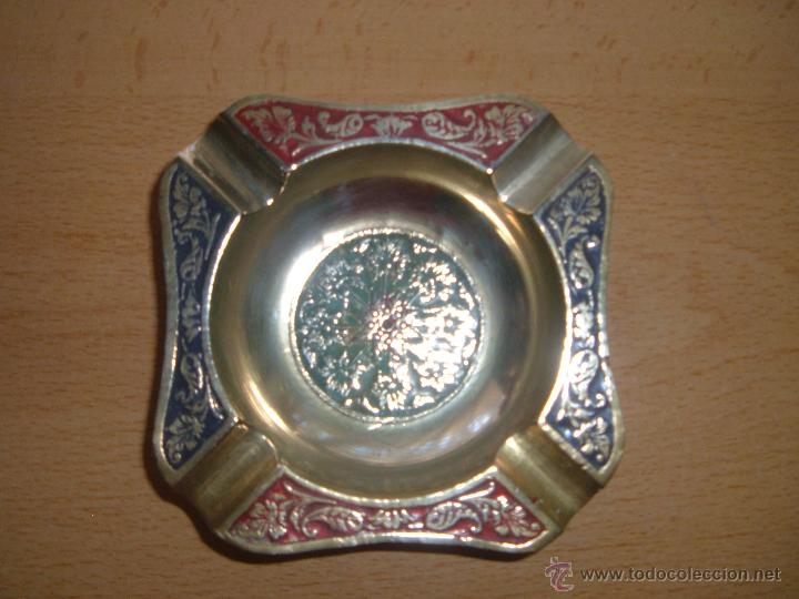 Ashtrays: Cenicero Damasquinado