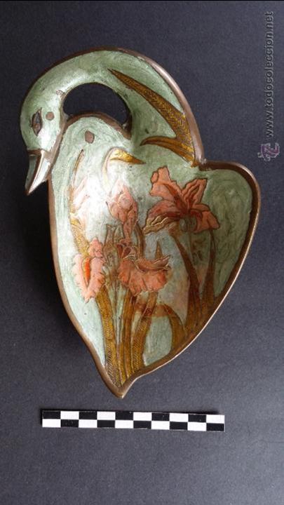 Ceniceros: cenicero de bronce decorado, forma de cisne. - Foto 1