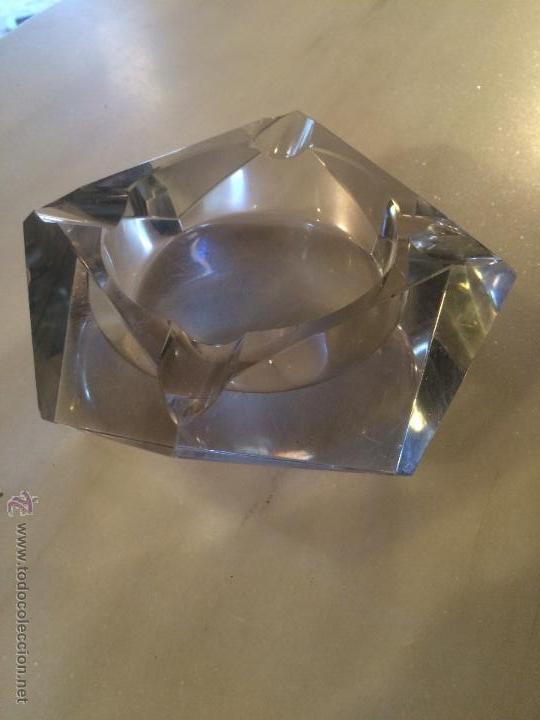 Ashtrays: Antiguo cenicero de cristal tallado de los a&ntilde;os 40- 50